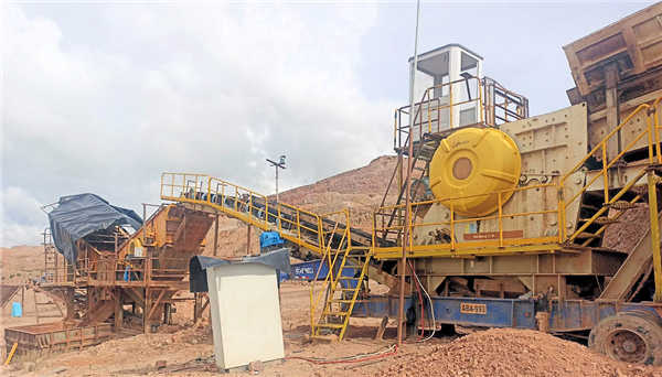 METSO-NORDBERG Mobile Crushing Plant with C130 Jaw Crusher, 4' x 20' Scalper Feeder and Conveyor